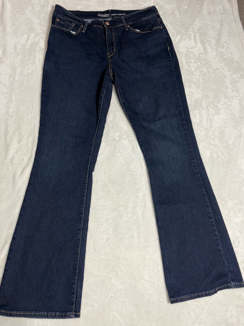 Levi’s Signature Modern Boot Cut Women’s Jeans W32 L32 Dark Wash